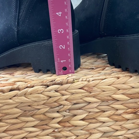 Chelsea black ankle boot 9.5 universal thread - Picture 5 of 7